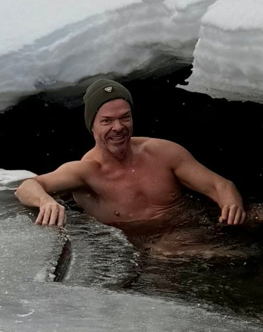 Isbading – frisk luft, energi og små krefter